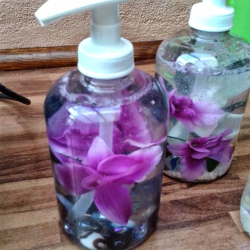DISPENSADOR DE JABÓN RECICLADO